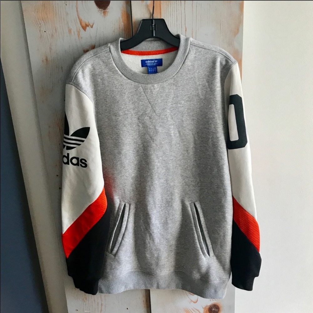 😍Adidas Crewneck Sweater😍